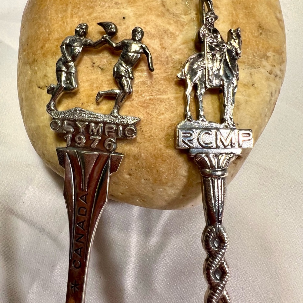 Lot of 2 vintage souvenir spoons, 1976 Olympics & RCMP 1873-1973 made n Holland - Picture 2 of 10